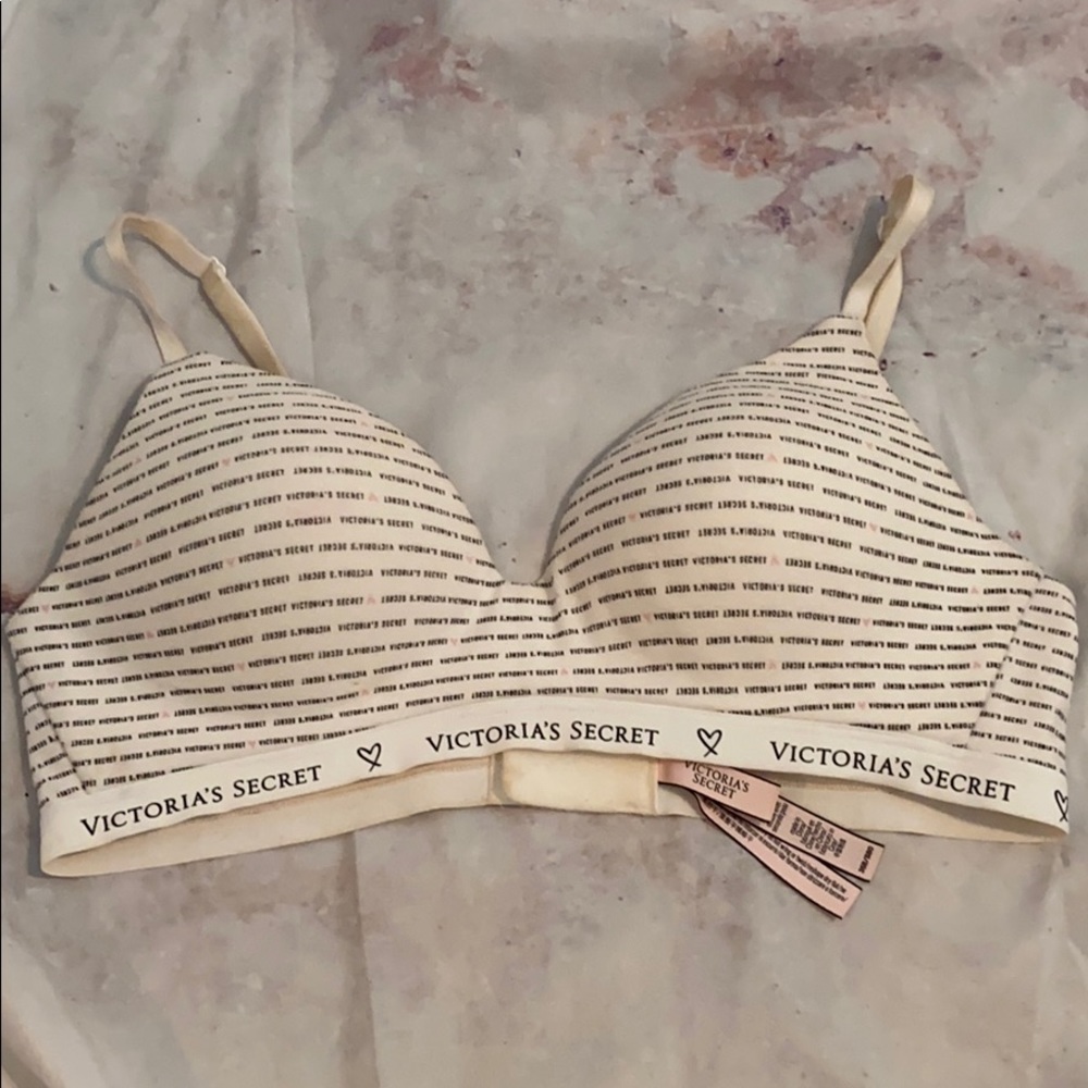 Lightly padded VS bra 🥥